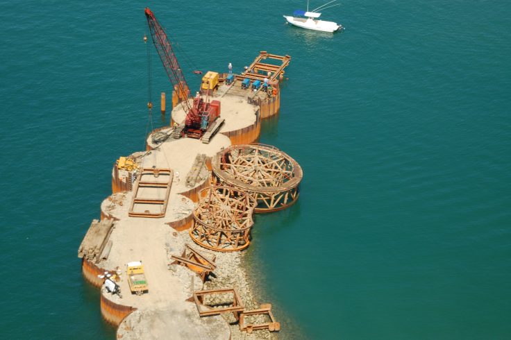 Cellular Cofferdams Vital to Marine Construction - Pile Buck Magazine