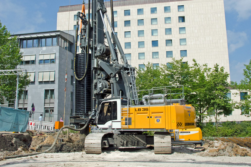 Liebherr rotary drivers drive inner continuous flight auger